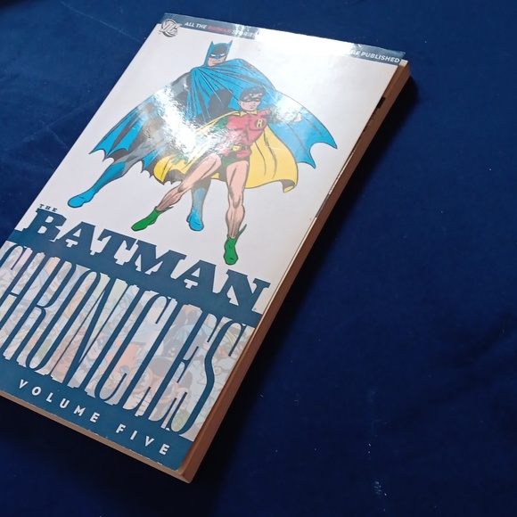 Batman vol 5 Chronicles New - Picture 3 of 5